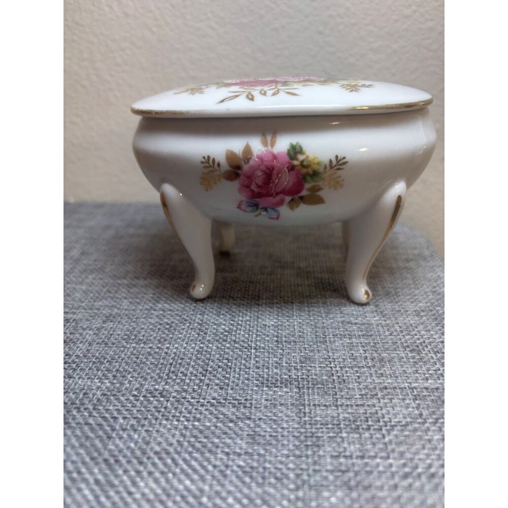 Vintage Occupied Japan Figurine Floral‎ Trinket Box